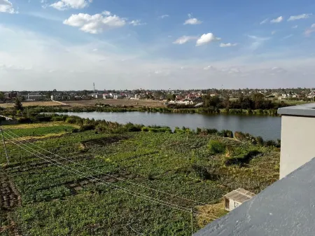 *Luxurious Studio Apt with dedicated work space near JKIA  in Syokimau, Nairobi*