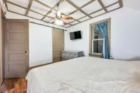 Clear Lake Vacation Rental: Walk to Town / Beach! - 2-Star