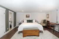 Spring Creek Farmhouse Luxury Family Retreat on 25 acre with direct river access Hotels in Cairo