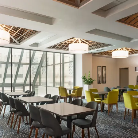 Embassy Suites by Hilton Indianapolis Downtown