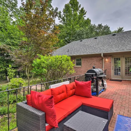 Bright Chesapeake Home Near Shopping and Dining