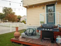 Family Pet Friendly 3-Bedroom Vintage Inspired House in Kyle - Plum Creek Hotels in Kyle