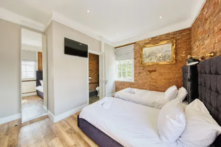 The Foresters Arms Отели рядом с достопримечательностью «Парк Буши»