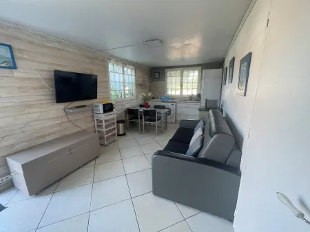 Seasonal rental Отели в г. Шателайон-Плаж