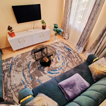 Cozy 1 bedroom close to town