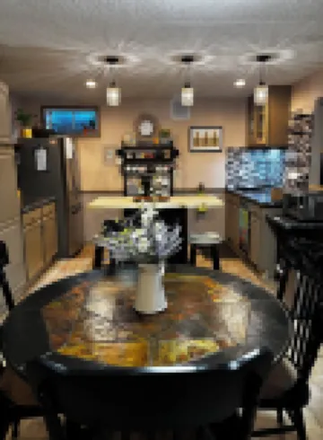 Private 2 BR Lower-Level Retreat Woods & Wildlife, within 10 min of Wis Dells