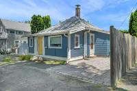 Witchy Hideaway Cottage with AC, Outdoor Patio, Close to Salem & Downtown