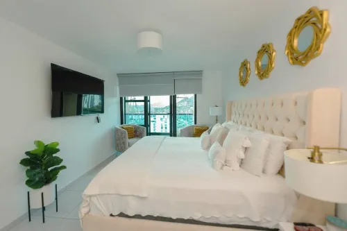 Luxury 3BR Penthouse in Astria