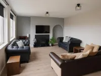 Modern 3-Bed Duplex Apartment – Steps from Leeds Arena & City Centre