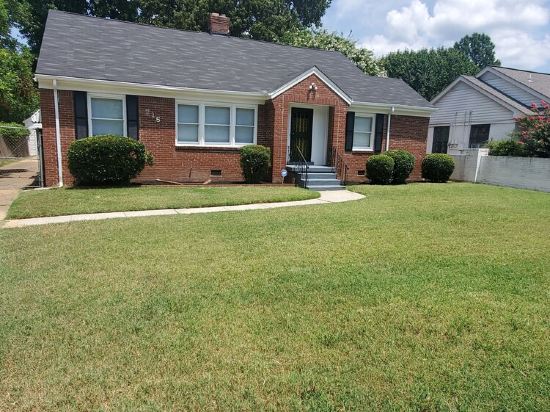 Cozy 3-bedroom bungalow in marvelous Memphis with AC, WiFi