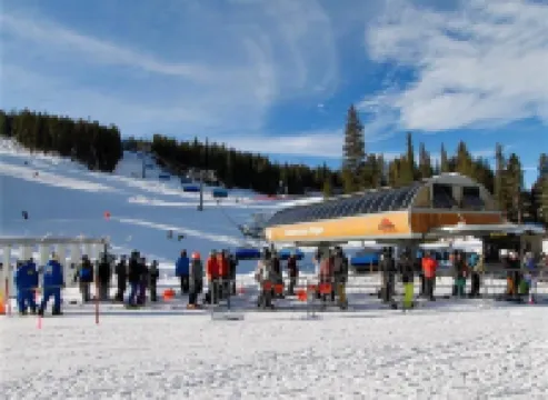 5 Star, 1 Bed + Den & 2 Baths in Center Village Copper Mountain