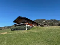 Vacation home in a quiet location with a view of Lake Millstättersee. Các khách sạn ở Gemeinde Ferndorf