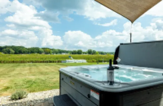 Luxury Lakefront Home: Hot Tub l Beach l Sleeps 15