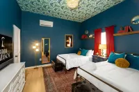 Downtown SA Manor -Unique Stay w/ Heated Pool, Hot Tub, Movie Room