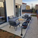 Apartment Relaxsea Salvia - mit Pool und 100 Meter vom Meer Hotels in Privlaka