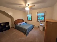 3-bedroom house, Country living 2 minutes from Downtown Ashtabula 埃奇伍德住宿飯店