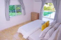 Tropical 3 BR/3 BA beach Villa w pool, WiFi, & AC in beautiful Santa Veronica!