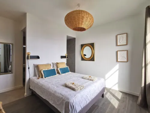 Casa Lunga in Erbalunga- A stone's throw from the beach