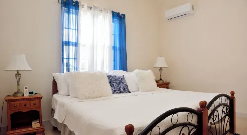 2-bedroom apartment in delightful Bridgetown with WiFi, AC Hotel a Stroude Land