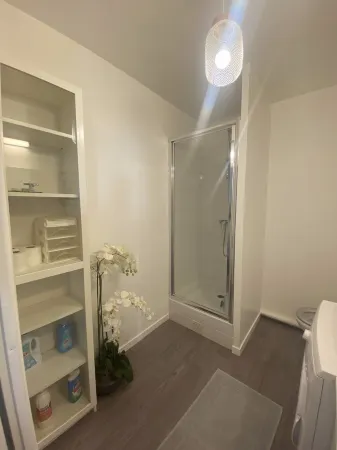 Appartement Cosy Avec Balcon Proche de la Défense Отели рядом со станцией Gare De Nanterre-Universite
