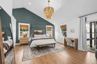 Sunset Cottage on Grand: Waterfront Views - Dock - Fire Pit - Boat Parking