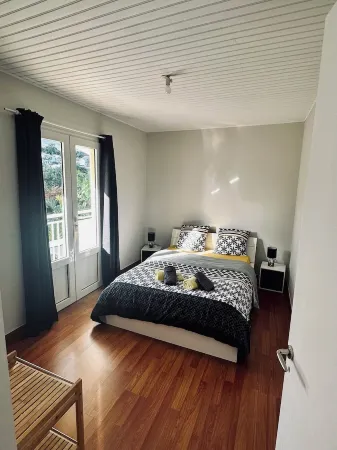 La kaz Bleue de Ginette, Dans les Hauts du sud de la Réunion Отели в г. Сен-Жозеф