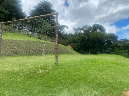 High-end home, lots of comfort, security and tranquility in the middle of nature