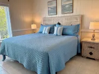 Calypso Cottage: Spacious 3Br/3.5Ba house with amazing views and private dock