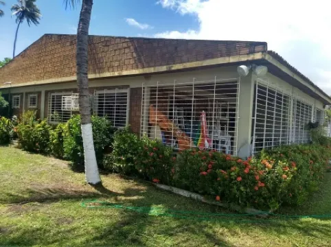 Beach house 5 minutes walk from the sea.