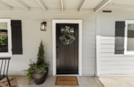 Cottage on King: Stylish and comfortable in the country!