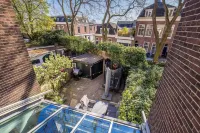 Spacious Authentic House in the Best Part of Utrecht Hotels in Oost