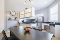 Urban 3BR 7-mins to Oakland Airport Hotels in San Leandro