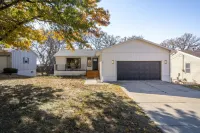 Clear Lake Escape - Lake Views, Pool Table, Ping Pong Table, Fire Pit