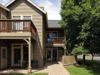 Cascade Cottage Stay for 6 Hotels in Sisters