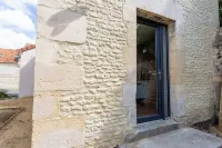 Gîte Avec Jacuzzi Chic & Cosy Entre Caen et les Plages du Débarquement Normandie Hotels in Biéville-Beuville