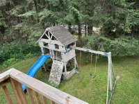 4BR Luxury cottage on 5 acres in King City W/hot tub, sauna, fire pit &pond. Hotels in King