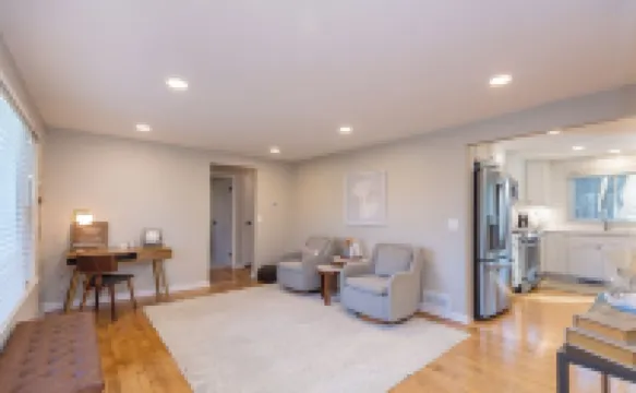 Remodeled 3 bedroom home in Monona. Close to Downtown!
