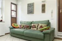 The Castle of the Ladies - The Painter