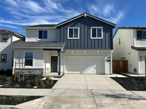 NEW Smart Home w/ Massage Chair & King Bed Hotels in Lathrop