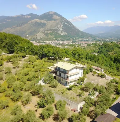 Charming 4-bedroom villa with AC, WiFi in delightful Broccostella, Lazio