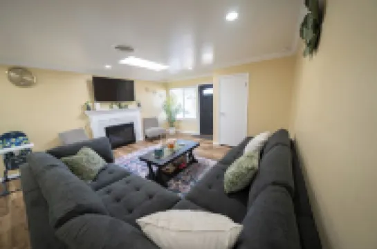 3-bedroom house in charming Marina with WiFi