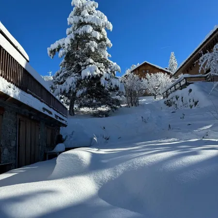 APARTEMENT TERRACE SOUTH FACING ON THE SLOPES Sunday to Sunday
