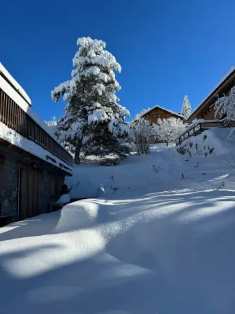 APARTEMENT TERRACE SOUTH FACING ON THE SLOPES Sunday to Sunday Отели в г. Мерибель