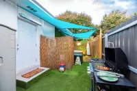 Romantic Heaven, Hot Tub, BBQ, 5 Min to Hard Rock Stadium, 15 Min to Beach
