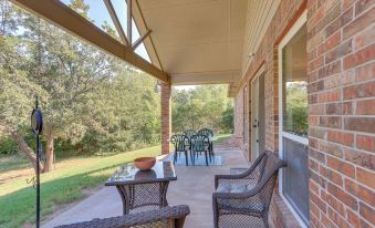Quaint Noble Home 6 Mi to University of Oklahoma!