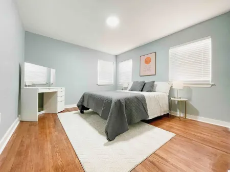 The House on Hill st -A Quiet Home