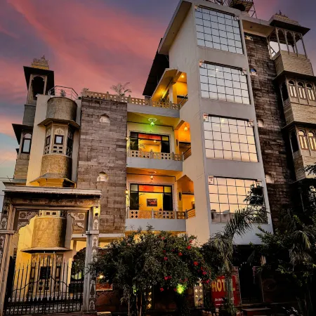 Hotel Kanak Niwas