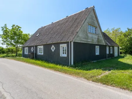 "Eliane" - 1.8km from the Sea Отели в г. Bogense