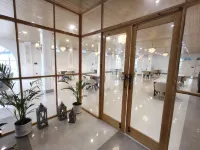 Hotel Y J Manor