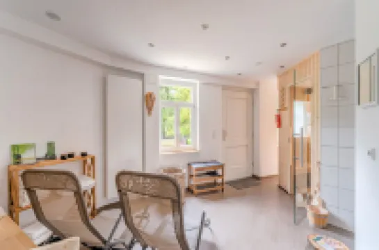 帶露台和桑拿的明亮公寓